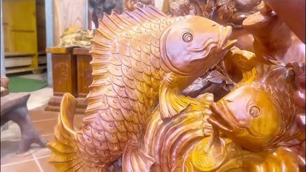 Tượng gỗ để bàn làm việc