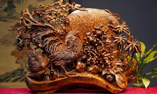 Tượng gỗ để bàn làm việc